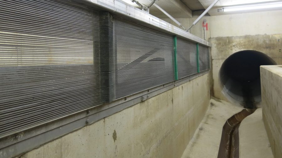 Hydraulischer Siebrechen zum Feststoffrückhalt an Mischwasserüberläufen